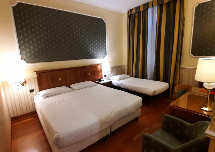 Triple room Hotel Andreola Central Milan