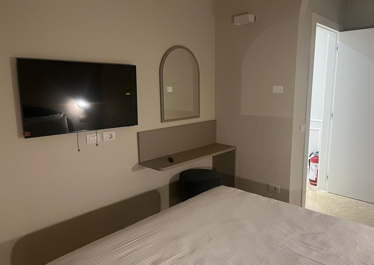 Two-room apartment Hotel Andreola Central Milan Two-room apartment Hotel Andreola Central Milan