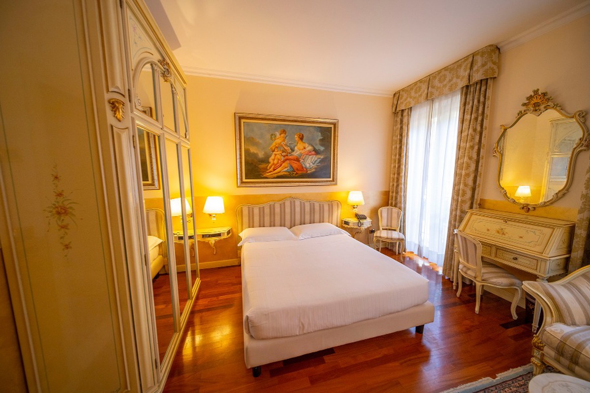 Superior double room Hotel Andreola Central Milan Superior double room Hotel Andreola Central Milan