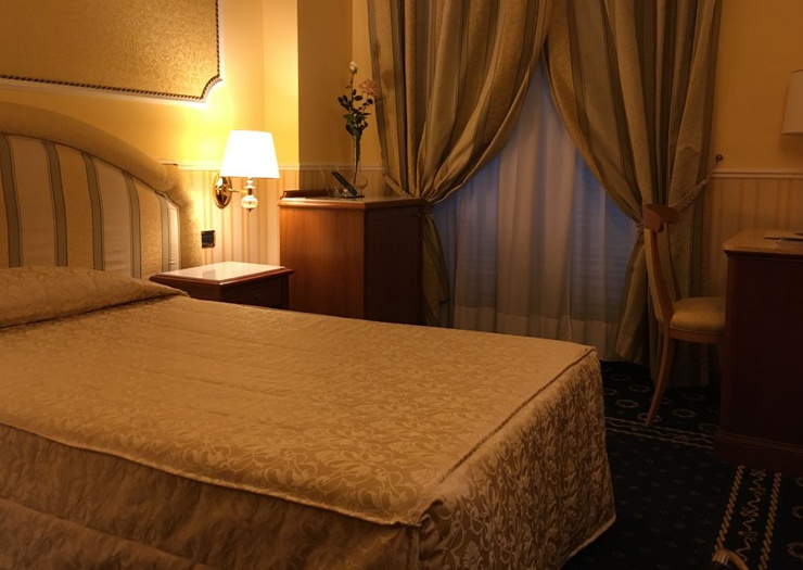Classic single room Hotel Andreola Central Milan