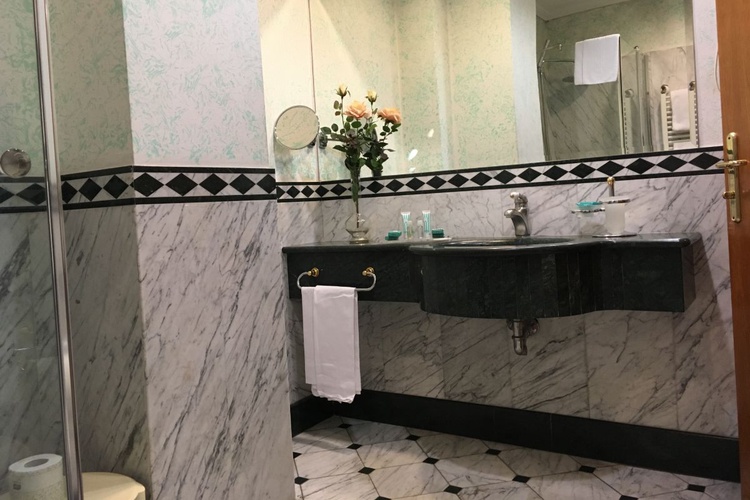 Triple room Hotel Andreola Central Milan Triple room Hotel Andreola Central Milan
