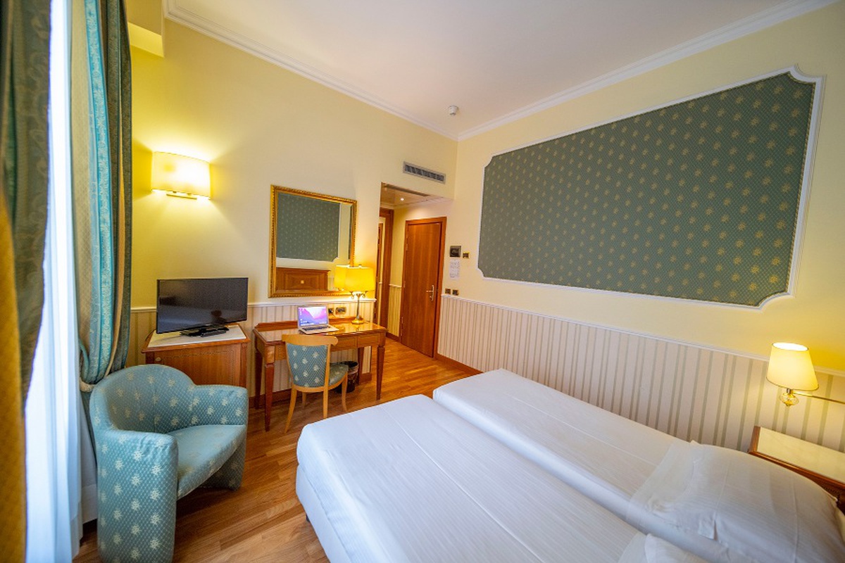 Superior twin room Hotel Andreola Central Milan Superior twin room Hotel Andreola Central Milan