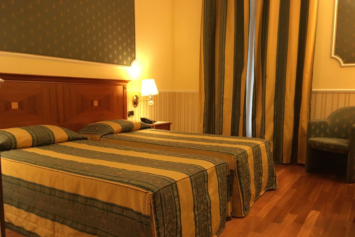 Triple room Hotel Andreola Central Milan Triple room Hotel Andreola Central Milan