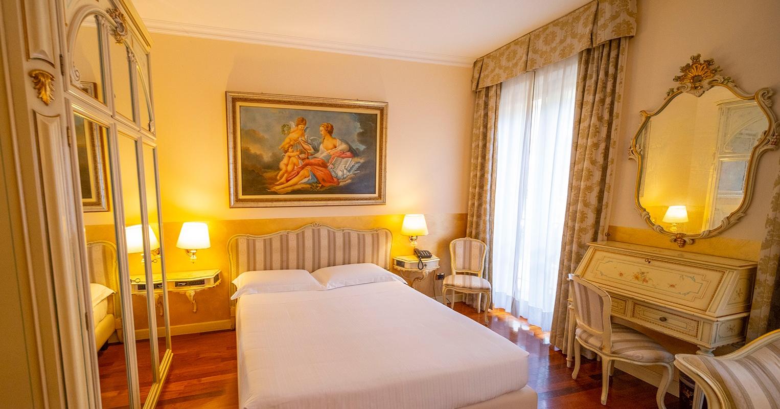 OUR LUXURY ROOMS FOR YOUR COMFORT! Hotel Andreola Central Milan OUR LUXURY ROOMS FOR YOUR COMFORT! Hotel Andreola Central Milan