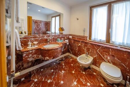 DOUBLE SUPERIOR ROOM FOR SINGLE USE Hotel Andreola Central Milan DOUBLE SUPERIOR ROOM FOR SINGLE USE Hotel Andreola Central Milan
