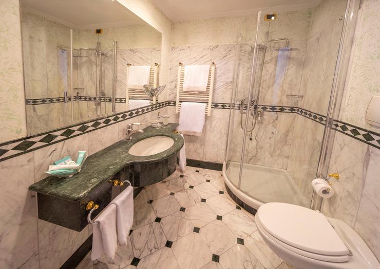 DOUBLE ROOM FOR SINGLE USE Hotel Andreola Central Milan DOUBLE ROOM FOR SINGLE USE Hotel Andreola Central Milan