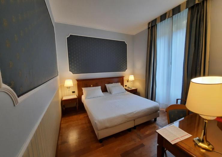 TWO ADJACENT DOUBLE OR TWIN ROOMS Hotel Andreola Central Milan TWO ADJACENT DOUBLE OR TWIN ROOMS Hotel Andreola Central Milan