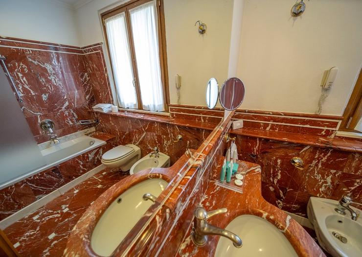 DOUBLE SUPERIOR ROOM FOR SINGLE USE Hotel Andreola Central Milan DOUBLE SUPERIOR ROOM FOR SINGLE USE Hotel Andreola Central Milan