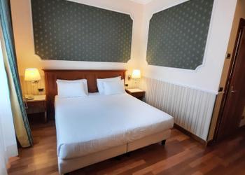 TWO ADJACENT DOUBLE OR TWIN ROOMS Hotel Andreola Central Milan TWO ADJACENT DOUBLE OR TWIN ROOMS Hotel Andreola Central Milan