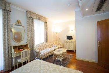 JUNIOR SUITE Hotel Andreola Central Milan JUNIOR SUITE Hotel Andreola Central Milan