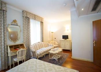 JUNIOR SUITE Hotel Andreola Central Milan JUNIOR SUITE Hotel Andreola Central Milan