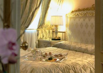 SUITE DELUXE Hotel Andreola Central Milan SUITE DELUXE Hotel Andreola Central Milan