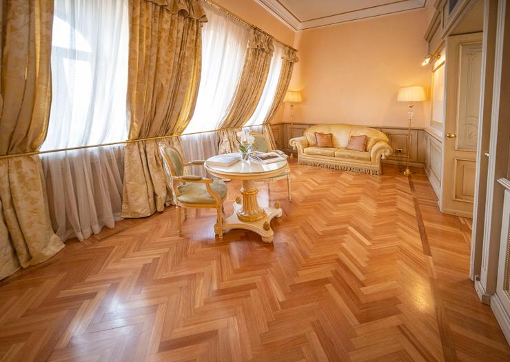 SUITE DELUXE Hotel Andreola Central Milan SUITE DELUXE Hotel Andreola Central Milan